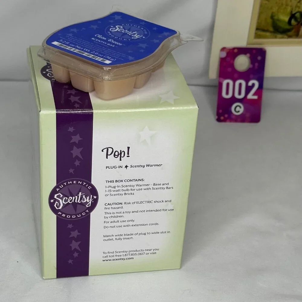 NIB POP Scentsy Plug-in Warmer Complete with Clean Breeze Scentsy Bar